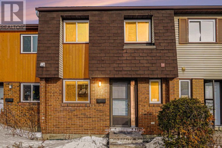 29448215/37-pixley-private/riverview-park/ottawa/ontario/K1G4C3_33