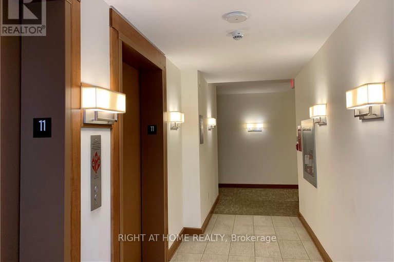 29034137/2604-242-rideau-street/sandy-hill/ottawa/ontario/K1N0B7_4