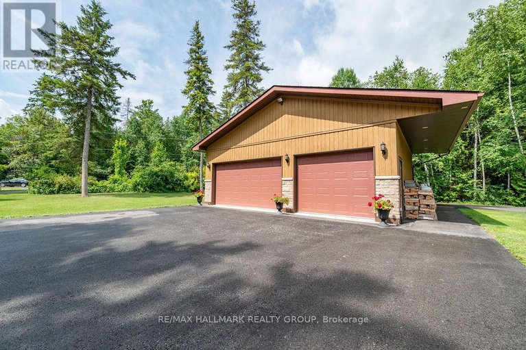 28550046/206-deerwood-drive/fitzroy-ward-south-west/ottawa/ontario/K0A2H0_32