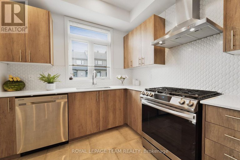 28886310/91-heirloom-street/riverside-southgloucester-glen/ottawa/ontario/K4M0L2_18