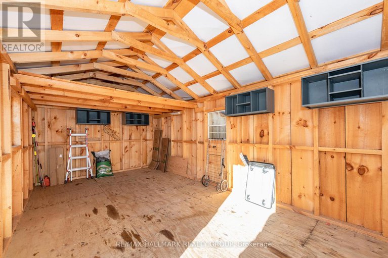 29013093/404-bouchard-street/russell-twp/russell/ontario/K4R1E5_29