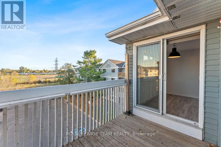 29006279/417-214-viewmount-drive/borden-farmstewart-farmcarleton-heightsparkwood-hills/ottawa/ontario/K2E7X3_20