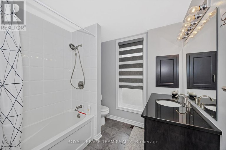 28607562/51-bridle-crest-court/bridlewood/ottawa/ontario/K2M0H5_28