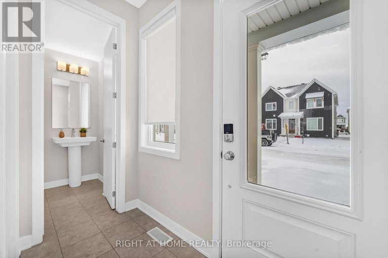 29218592/30-chasing-grove/btwn-franktown-rd-fallowfield-rd/ottawa/ontario/K0A2Z0_3