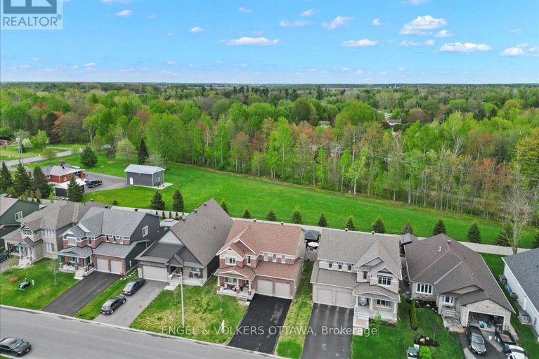 28471101/202-pioneer-road/village-of-russell/russell/ontario/K4R0E1_46