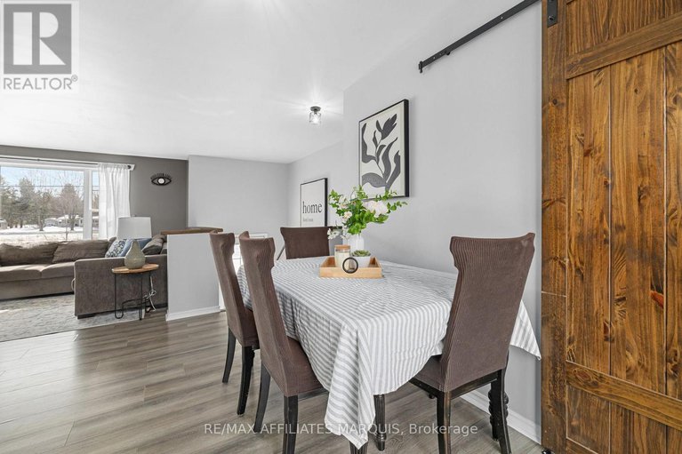 29438103/156-duncan-street/drummondnorth-elmsley-north-elmsley-twp/drummondnorth-elmsley/ontario/K7A4S4_15