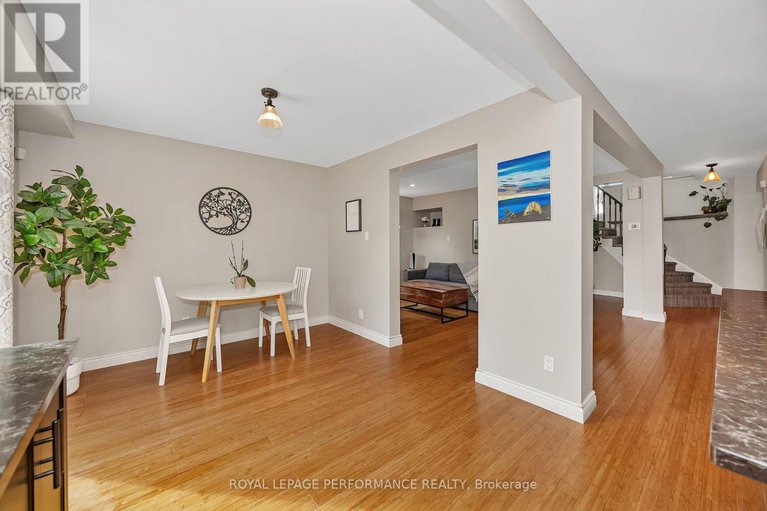 28785273/8-hyannis-avenue/cedargrovefraserdale/ottawa/ontario/K2J3H8_12