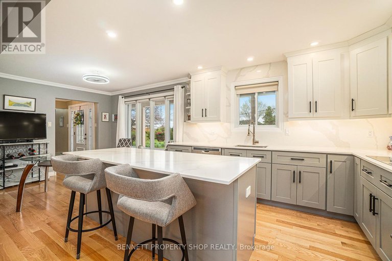 28309432/39-front-street-e/alexandria/north-glengarry/ontario/K0C1A0_6