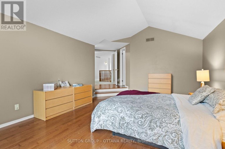 29615591/540-des-conifers-crescent/fallingbrookgardenway-south/ottawa/ontario/K4A3E2_23