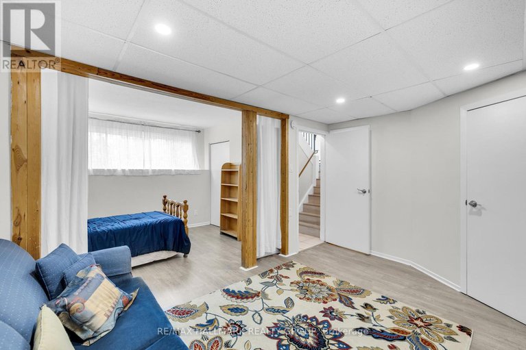 28720847/c-19-banner-road/sheahan-estatestrend-village/ottawa/ontario/K2H8T3_36
