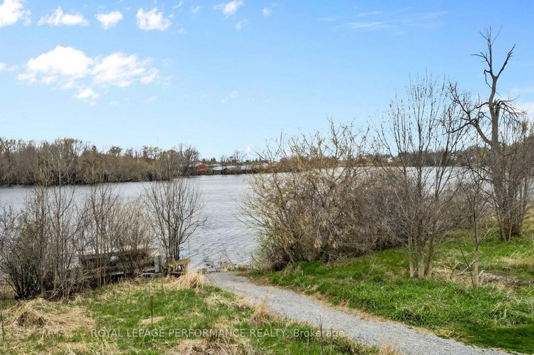 29486299/597-robert-hill-street/almonte/mississippi-mills/ontario/K0A1A0_32