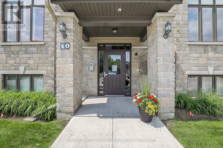 28816939/2-40-prestige-circle/chatelaine-village/ottawa/ontario/K4A0W9_2