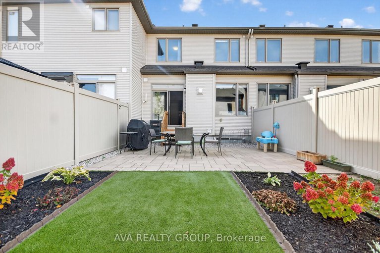 28866998/542-triangle-street/emerald-meadowstrailwest/ottawa/ontario/K2M0M5_33