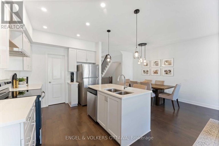 29006127/781-cairn-crescent/mer-bleuebradley-estatesanderson-park/ottawa/ontario/K1W0P7_14