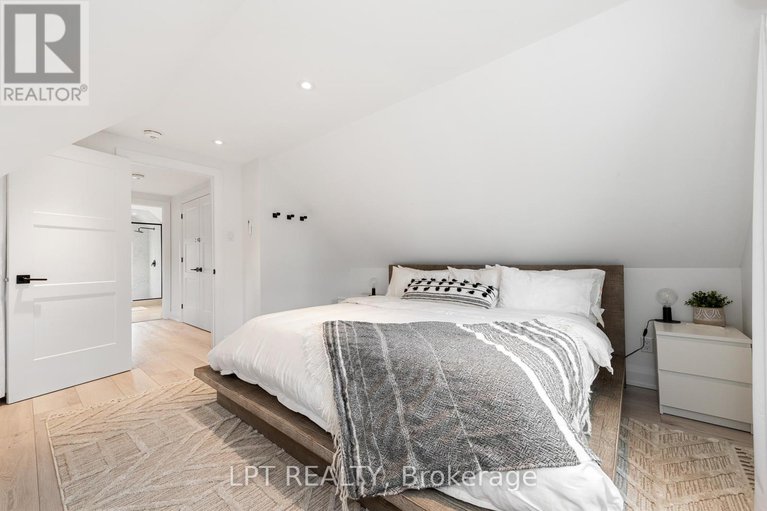 28269196/323-booth-street/west-centre-town/ottawa/ontario/K1R7K1_37