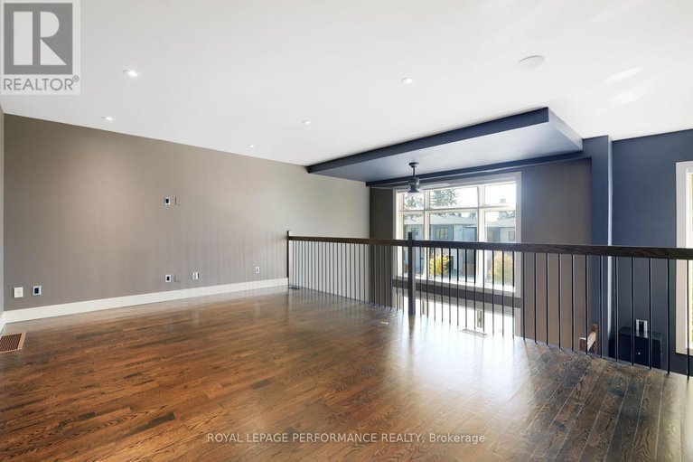 29119540/805-kingsmere-avenue/mckellar-heightsglabar-park/ottawa/ontario/K2A3J8_17