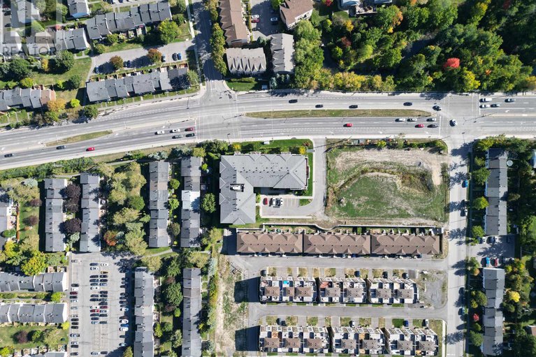 28886481/108-2785-baseline-road/redwood-park/ottawa/ontario/K2H0B7_40