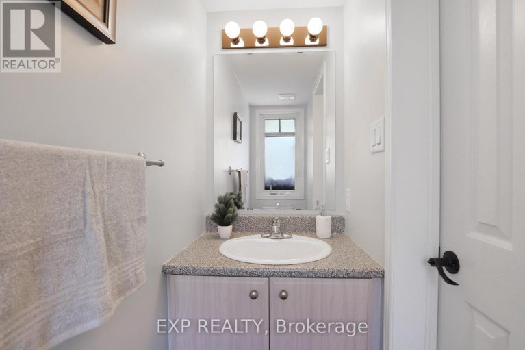 28543378/116-quito-private/merivale-industrial-parkcitiplace/ottawa/ontario/K2E0A9_7