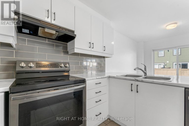 28857821/47-mudminnow-crescent/avalon-west/ottawa/ontario/K4A5H9_24