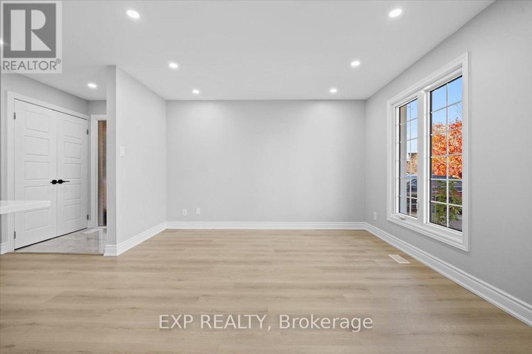 29075972/290-elderberry-terrace/chatelaine-village/ottawa/ontario/K1E1Z1_13