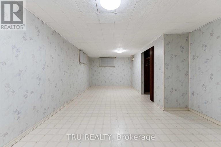 28591206/14-claver-street/cardinal-heights/ottawa/ontario/K1J6W7_19