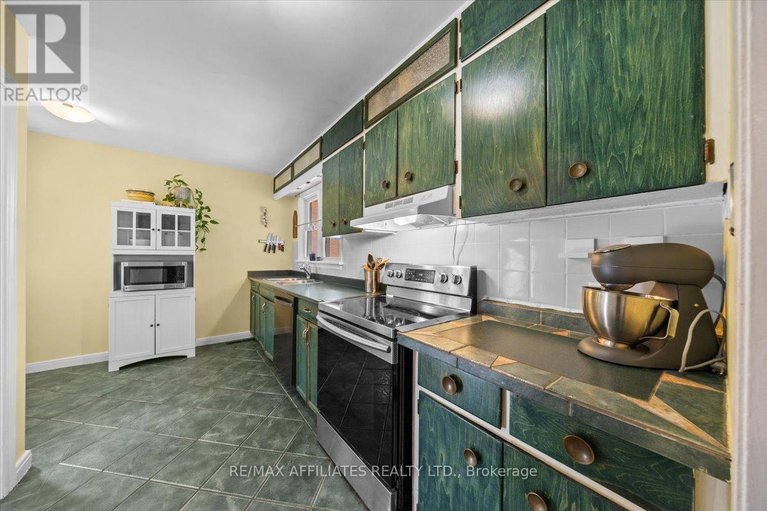 28777178/1490-laperriere-avenue/carlington/ottawa/ontario/K1Z7S9_12