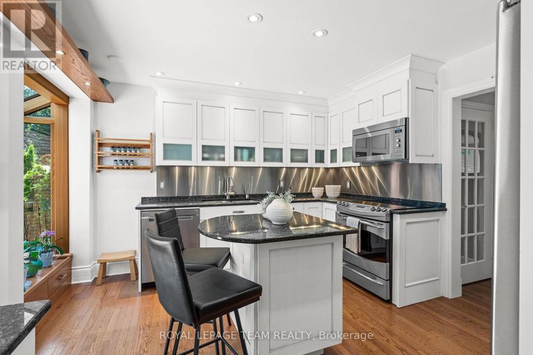28653090/603-edison-avenue/mckellarhighland/ottawa/ontario/K2A1V6_15