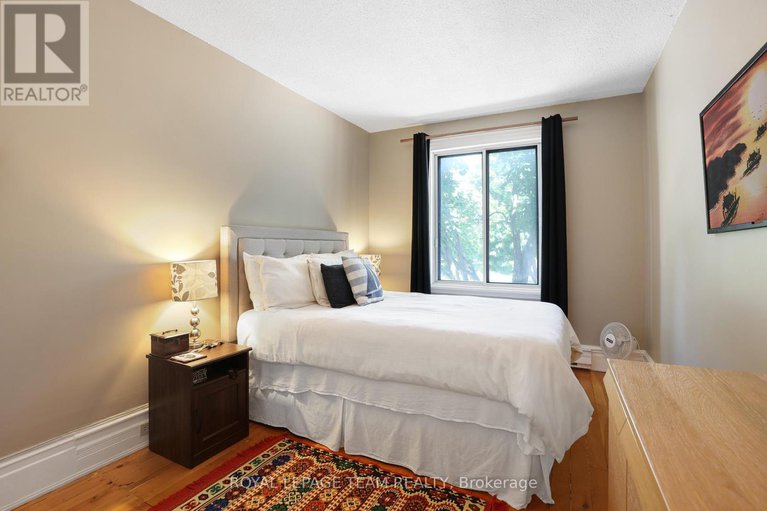 28518973/142-cathcart-street/lower-townbyward-market/ottawa/ontario/K1N5B8_26