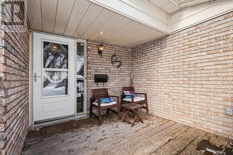 29423087/4-bartley-crescent/on-the-green/ottawa/ontario/K2J2J7_2