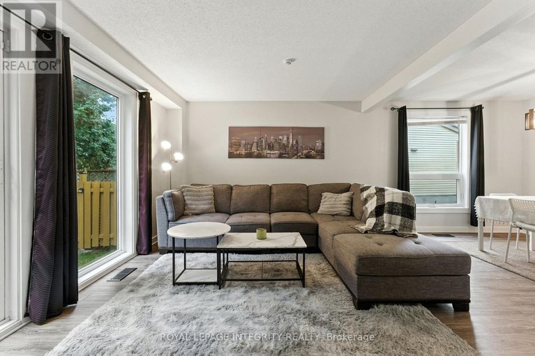 28843090/7900-decarie-drive/orleans-wood/ottawa/ontario/K1C2K3_19