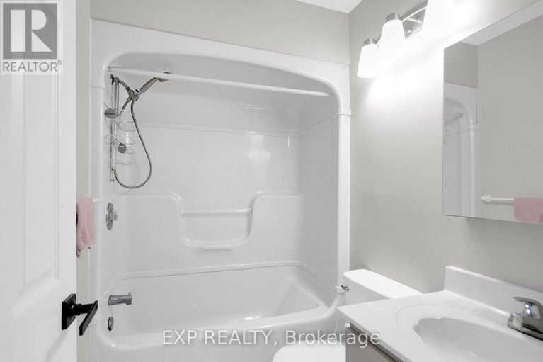 28769528/1083-eadie-road/village-of-russell/russell/ontario/K4R1E5_14