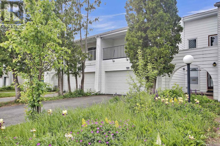28471405/41-grady-crescent/sheahan-estatestrend-village/ottawa/ontario/K2H5S2_2