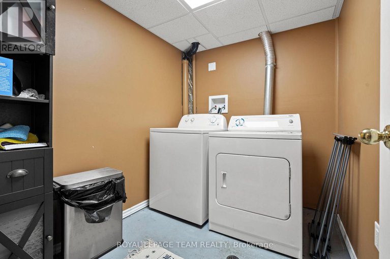 28902935/1578-cheevers-crescent/fallingbrookpineridge/ottawa/ontario/K4A2J8_29