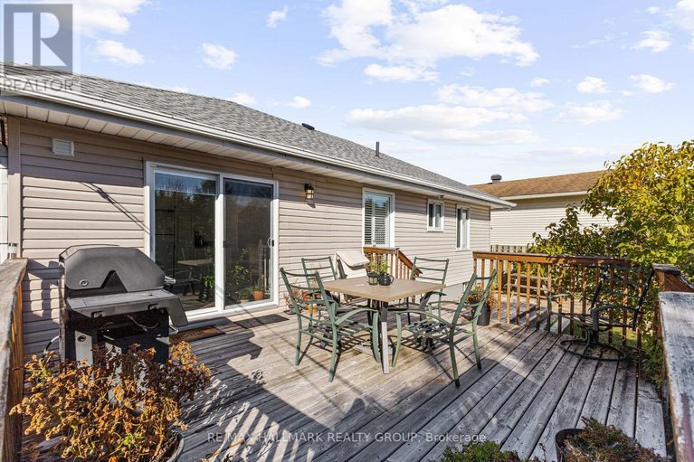 29571261/1902-rosebella-avenue/blossom-parkleitrim/ottawa/ontario/K1T1G7_31