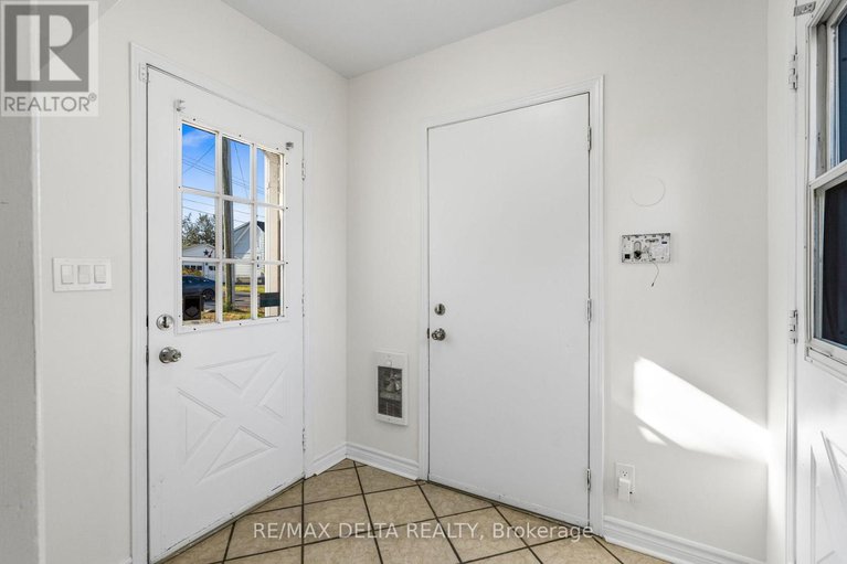 29050096/870-chapman-street/town-of-rockland/clarence-rockland/ontario/K4K1E6_20