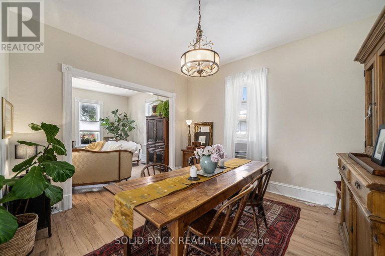 28568795/33a-and-33b-napoleon-street/carleton-place/carleton-place/ontario/K7C2X4_15