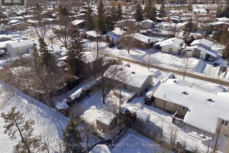 29335648/2266-fife-crescent/elmvale-acres/ottawa/ontario/K1G2Z4_33