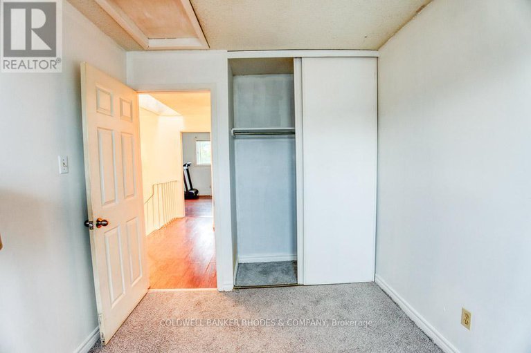28917620/18-6475-colony-square/convent-glen-north/ottawa/ontario/K1C3E1_18