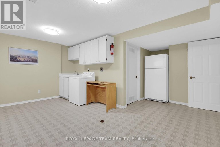 27879271/6-meadowmist-court/stittsville-central/ottawa/ontario/K2S1B9_31