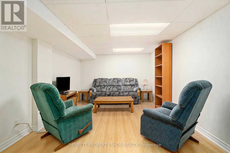 28973672/17-glenmanor-drive/meadowlandscrestview/ottawa/ontario/K2G3E8_19