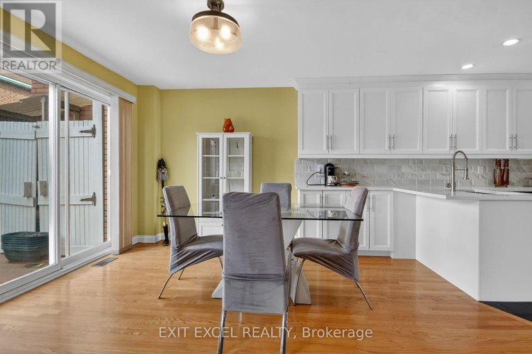 29577468/1093-b-normandy-cr-normandy-crescent/carleton-heights/ottawa/ontario/K2C0L9_17