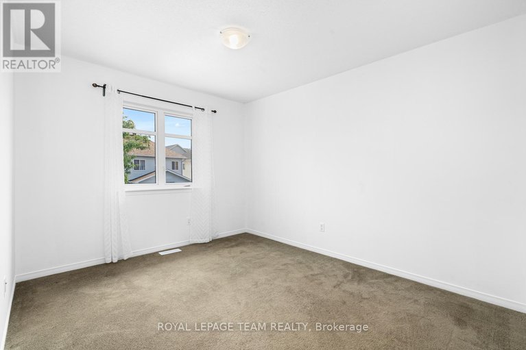 28616920/207-portrush-avenue/longfields/ottawa/ontario/K2J5J6_32
