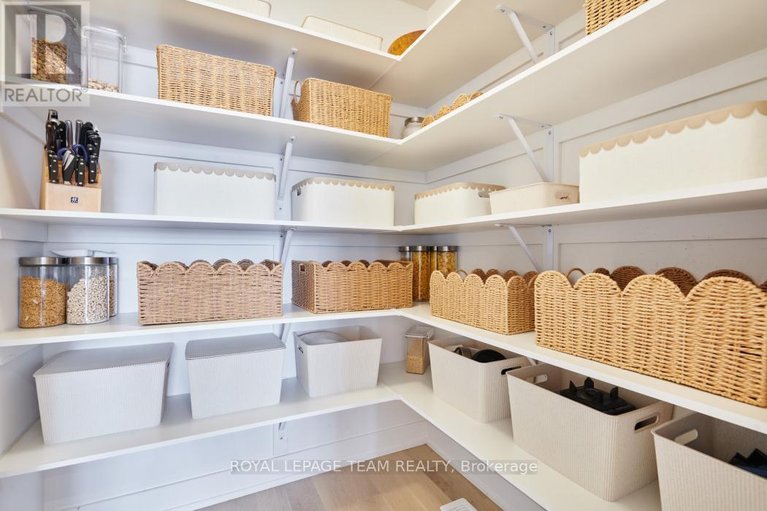 29675449/516-bobolink-ridge/stittsville-south/ottawa/ontario/K2S2N5_14