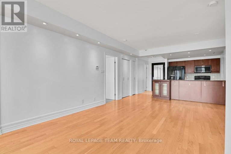 28538344/1306-200-rideau-street/sandy-hill/ottawa/ontario/K1N5Y1_13