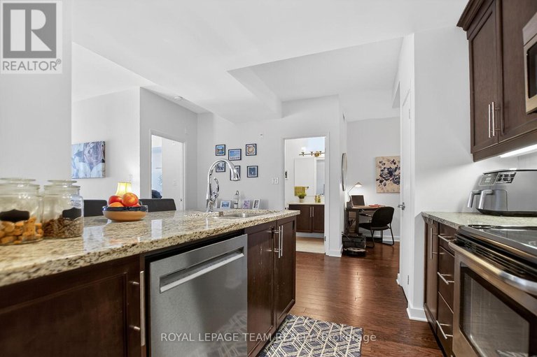 29362714/204-310-centrum-boulevard/bilberry-creekqueenswood-heights/ottawa/ontario/K1E0A3_11