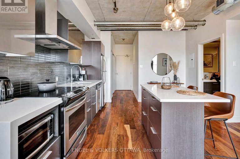 28414766/516-360-mcleod-street/ottawa-centre/ottawa/ontario/K2P1A9_12