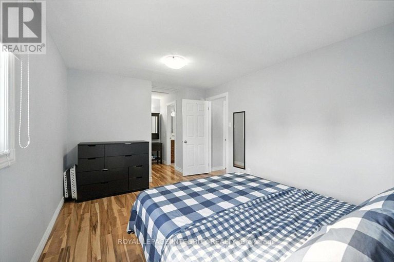 29413883/1097-moselle-crescent/convent-glen/ottawa/ontario/K1C2S8_20