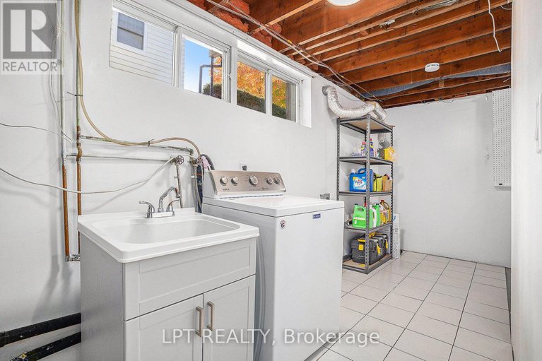28994508/1517-caverley-street/riverview-park/ottawa/ontario/K1G0X9_27