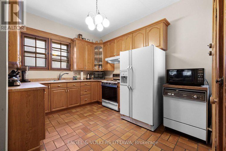28202262/215-argyle-avenue/ottawa-centre/ottawa/ontario/K2P1B8_12
