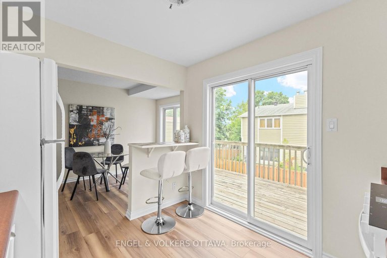 28573649/1129-chimney-hill-way/beacon-hill-south/ottawa/ontario/K1J8Z7_17